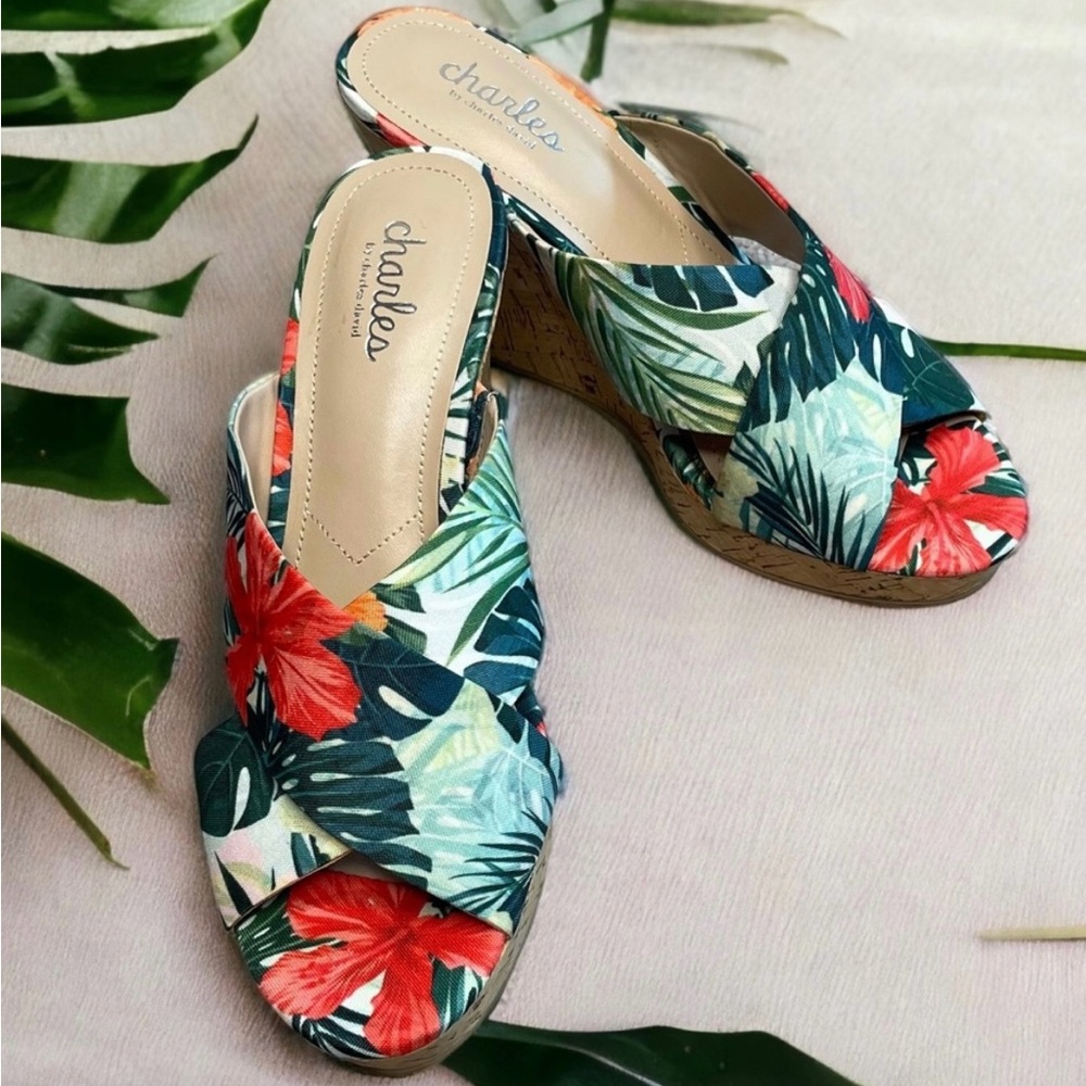 Charles by Charles David Latrice Wedge Sandals Size 7 Floral Hawaiian Print Cork